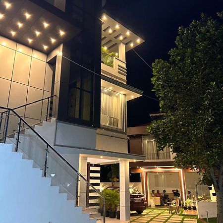 Sapphire Stayss Yelagiri Exterior foto